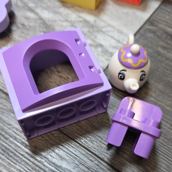 LEGO DUPLO | Girly Disney Princess & Minnie Accessories & Alphabet Letters 26pcs - Picture 3 of 9